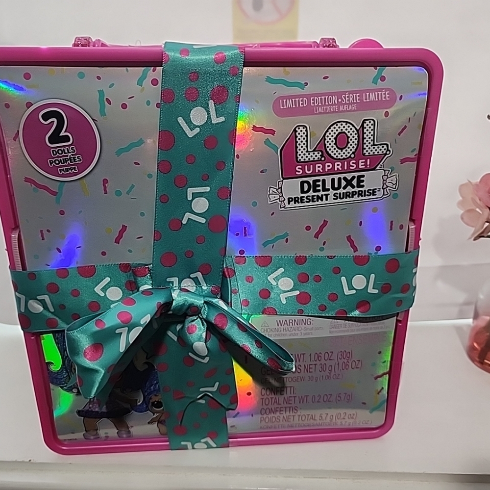 LOL Surprise Deluxe Present Surprise – New Sealed, Collector's Edition